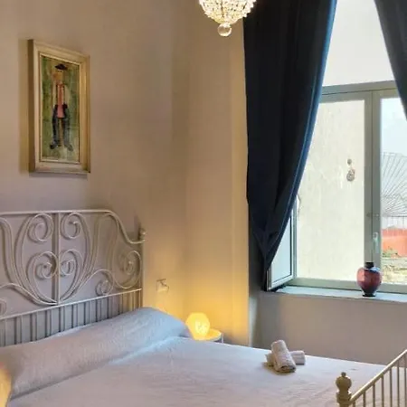 Palazzo Carafa Di Montorio 4*