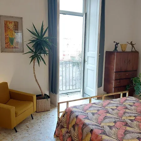 Palazzo Carafa Di Montorio Bed & Breakfast