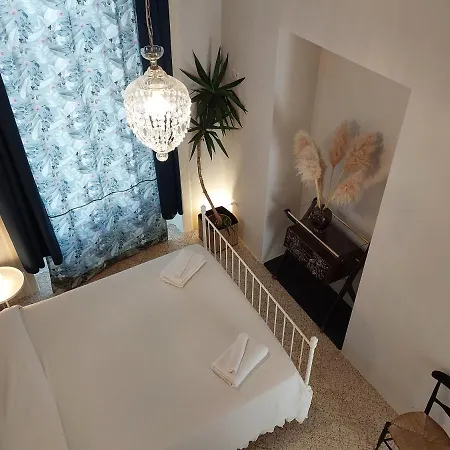 Palazzo Carafa Di Montorio Bed & Breakfast *