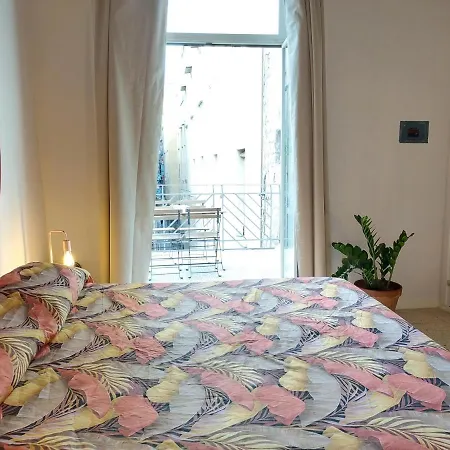 Palazzo Carafa Di Montorio Bed & Breakfast Naples