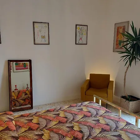 Palazzo Carafa Di Montorio Bed & Breakfast 4*