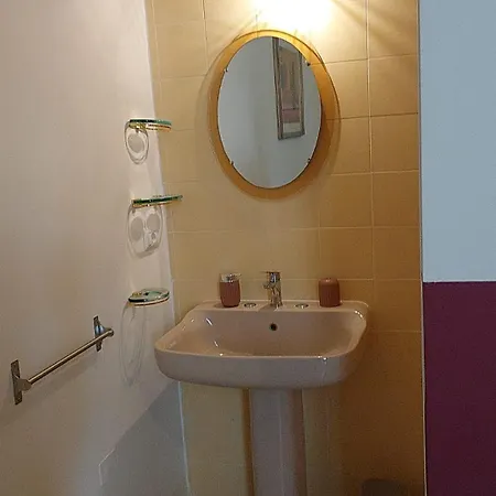 Palazzo Carafa Di Montorio Bed & Breakfast *