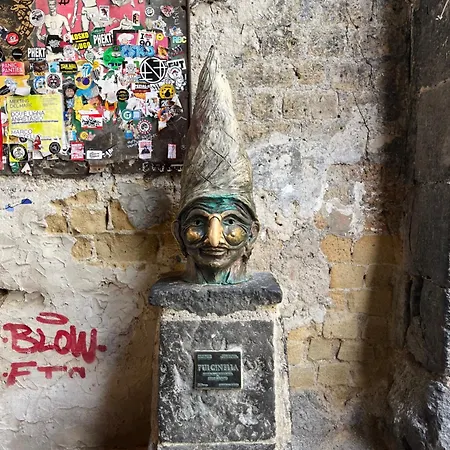 Palazzo Carafa Di Montorio 4* Napoli