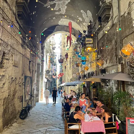 Palazzo Carafa Di Montorio Bed & Breakfast