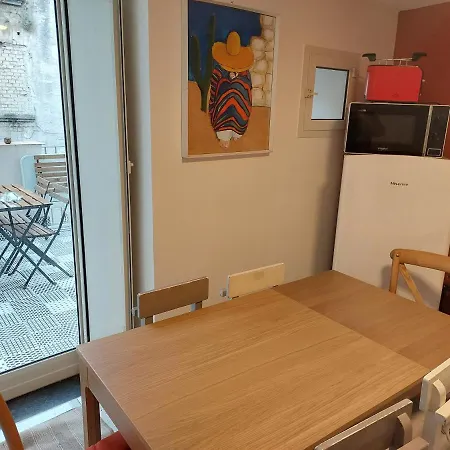 Palazzo Carafa Di Montorio Couette-café *